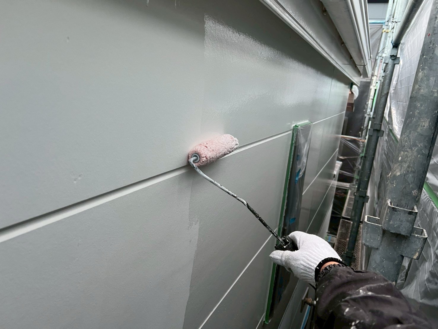 豊中市Ｈ様邸　外壁塗装まえの洗浄作業と塗装作業